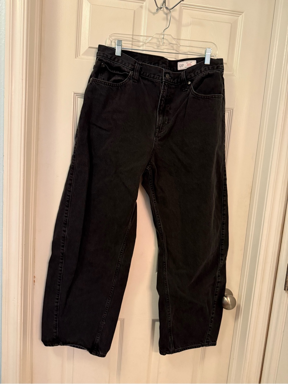 Gap Women’s High Rise Barrel Jeans in Black